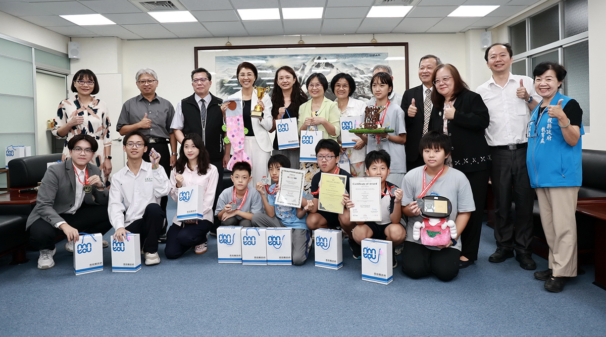 南投學子揚名國際 南投高中與鯉魚國小勇奪印尼青少年發明賽金銀雙獎 1 AnyConv.com gAw6HPgYnen89STZ