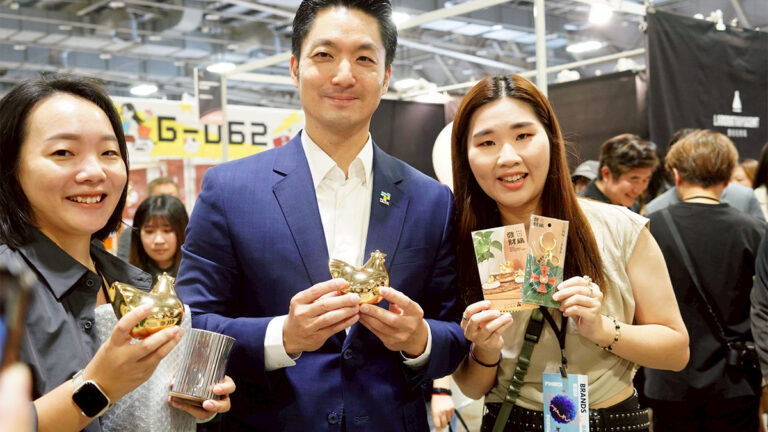 f8df12c5 b781 401c 84e1 a310c4108ecb