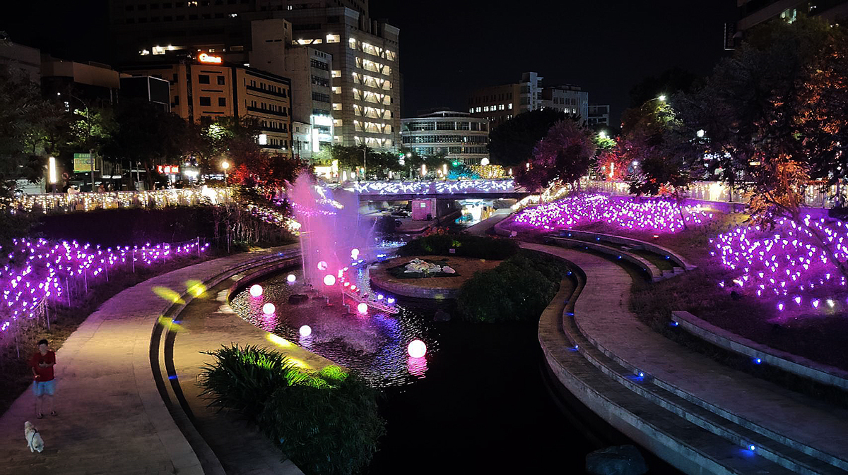 全台耶誕燈節點亮冬夜 六都拚創意 主題燈區、音樂會帶動節慶商機 7 450654 0