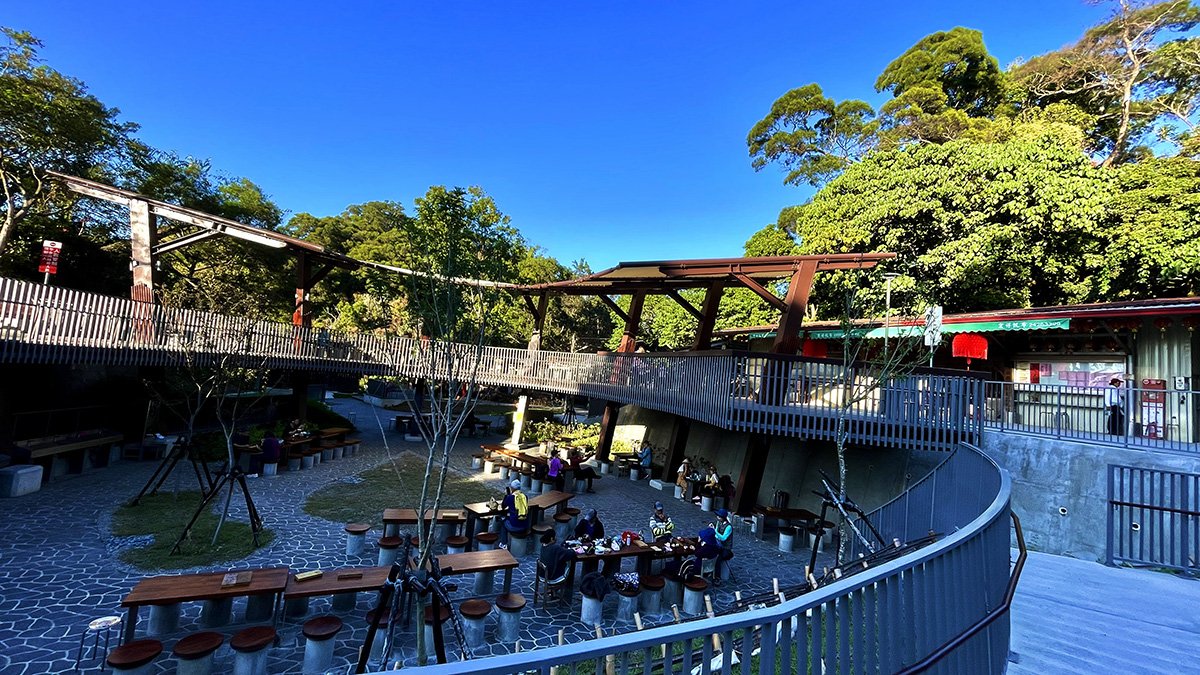 不只逛街吃大餐!聖誕約會新提案 台中大坑步道變身愛情故事書 2