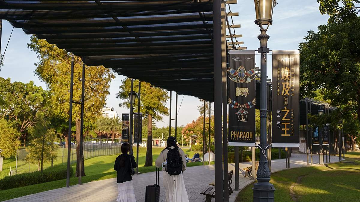 tu2weibianliquantaiguanzhongzhidabowuguanqimeibowu