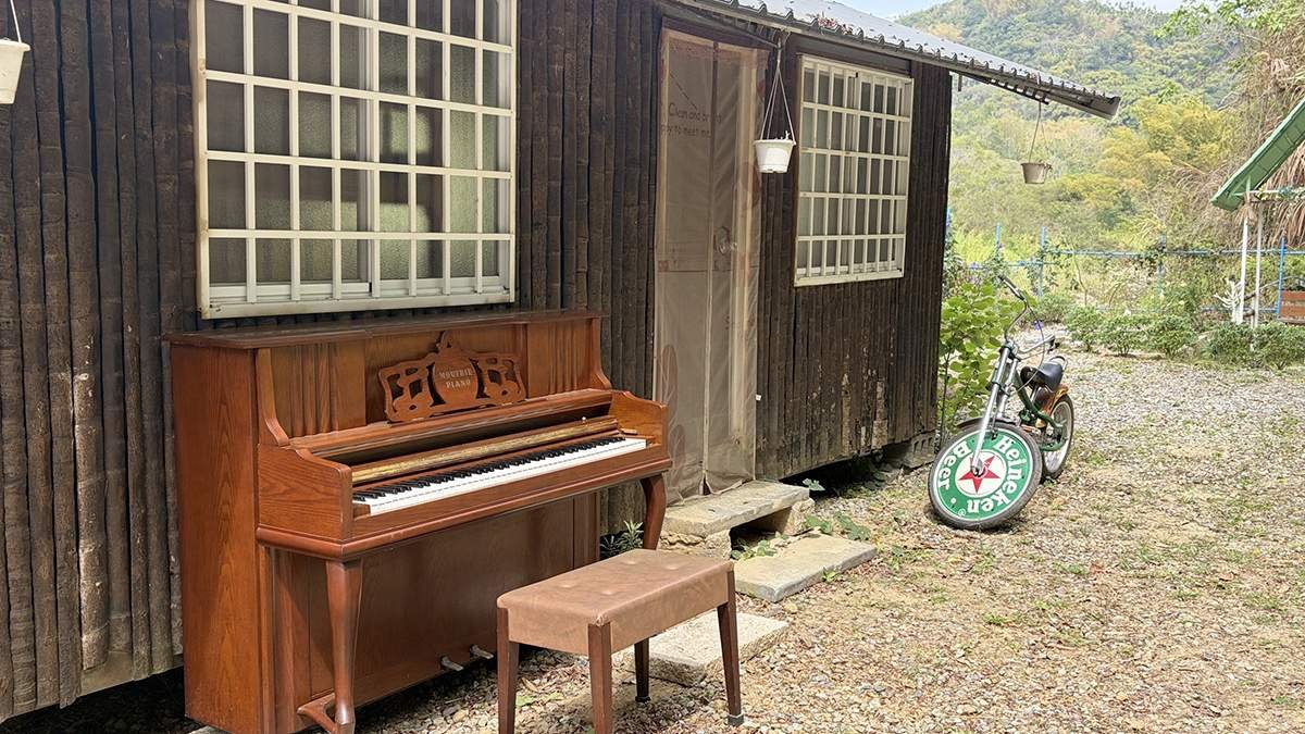 中寮溪畔祕境開園 粉紅迷宮、白色鋼琴成山城新亮點 4 line oa chat 260225 171105