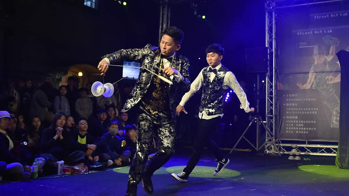 nttmaliquankaiquweiyingchunmalasongchunjiejiaqicon