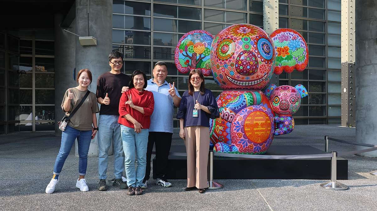 洪易捐贈「無尾熊」雕塑吸睛 國美館美術節見證藝術共融傳承 2 1N7A3356