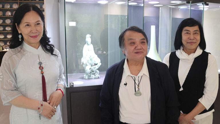 1N7A3914 frame at 0m3s