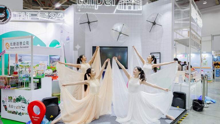 81ebd83d fde6 42cf 95bd 01829ae5ea25