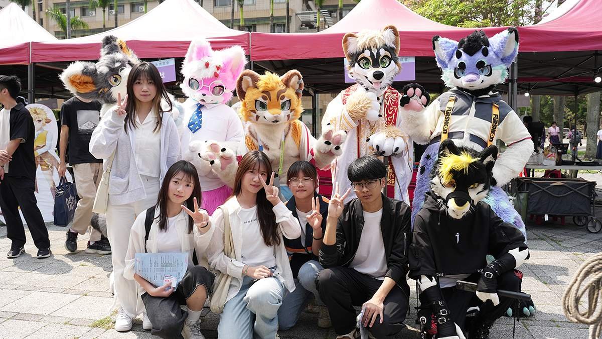 donghuamanhuashechudongrenoudashouhuanying1