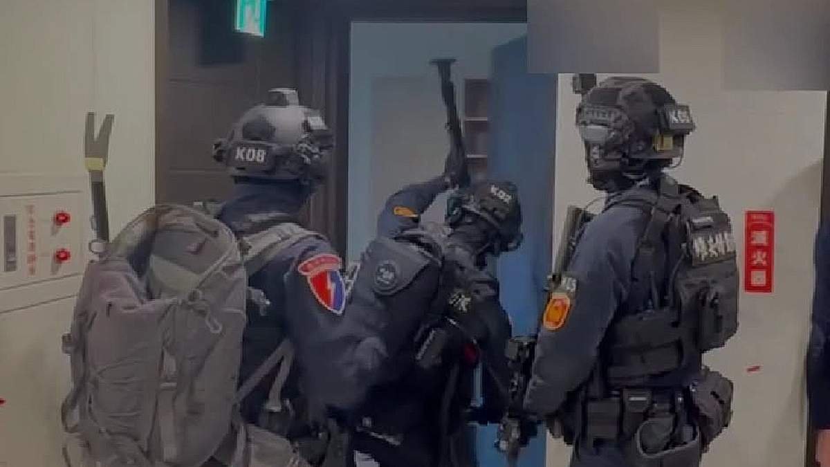 假公安騙全球華人!維安特勤破門攻堅 豪宅藏跨境詐騙基地、11嫌落網 1 729364568 1375592861052408 3119823408123409787 n