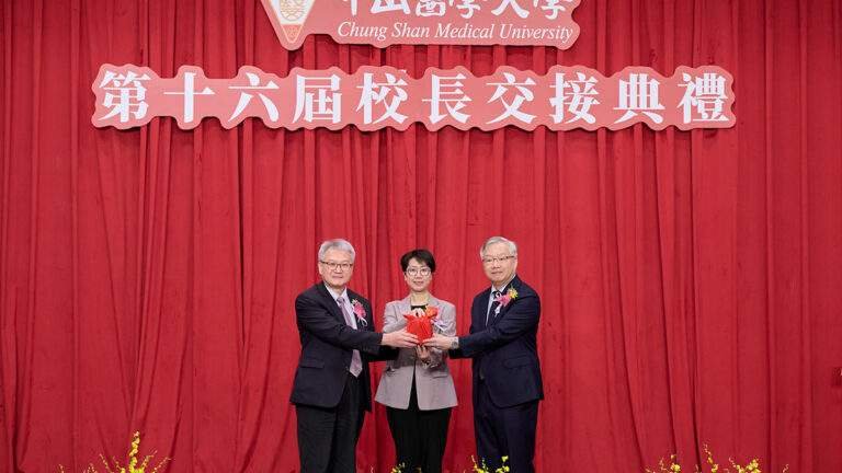 中山醫大新校長交棒!林俊哲接掌校務 拋五大治校藍圖拚國際競爭力 1 01zhongshanyixuedaxuedishiliujiexiaozhangjiaojiedi