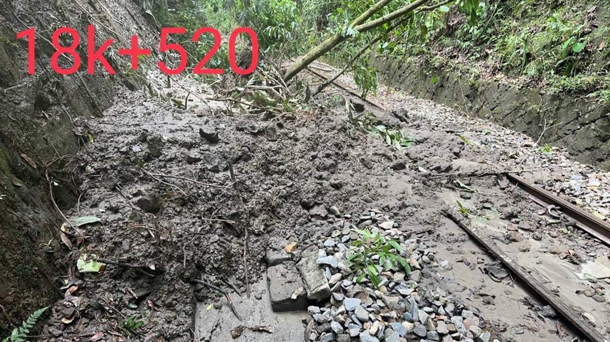 巴威颱風造成6處落石倒木 阿里山林鐵本線續停駛、園區明起開園 2 line oa chat 260712 214811