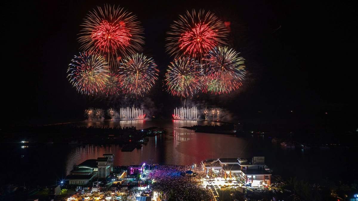 5萬3千人擠爆將軍漁港!美秀集團壓軸開唱 6分鐘煙火炸裂嗨翻全場 1