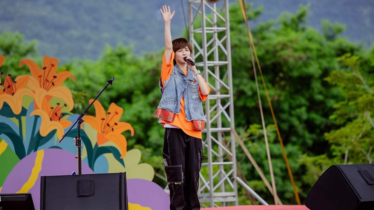 花蓮金針花海開唱!品冠、丁噹、鼓鼓等6歌手接力 颱風攪局仍放晴 4