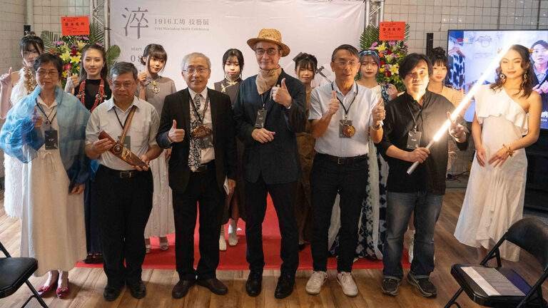 嶺東科大跨域策展 讓傳統工藝走出展櫃 3 dongtaizouxiuzhanyanranggongyizuopincongzhanguizou