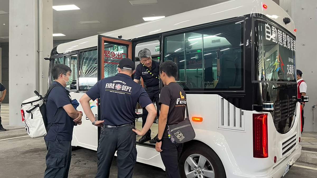 台中水湳自駕巴士拚秋季試乘 串聯轉運中心、捷運文華高中站 3 shuinanzijiabashiyiwanchengfengbichangyuceshiyujid