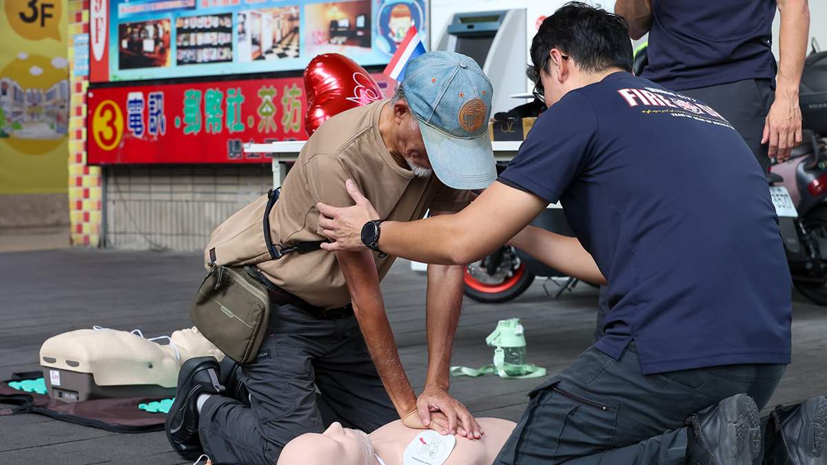 急救不分語言!台中東協廣場教CPR 台越印泰多語教學新住民移工都學得會 3 809940852 1789435598880442 7412585616548604363 n