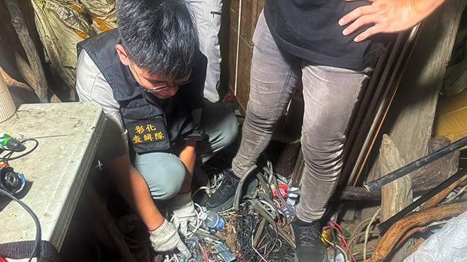 山老鼠竟藏改造手槍!南投山區倉庫成藏槍據點 警突襲逮人 1 829196407 1561259132706576 5447273802450070002 n