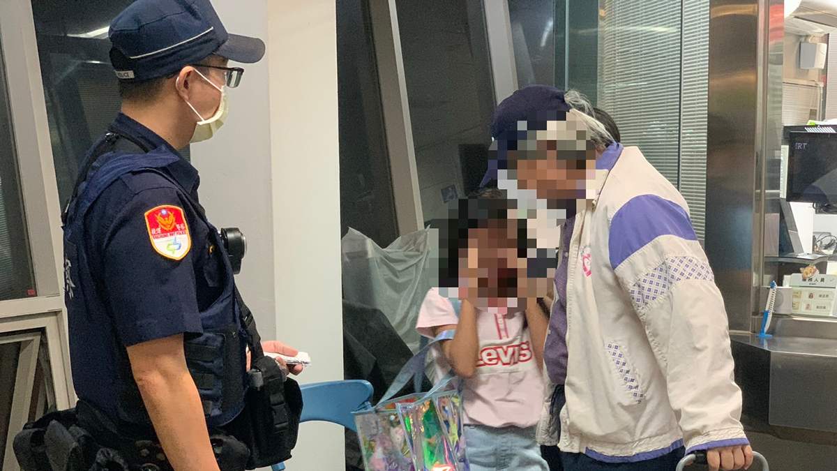 女童哭喊「爺爺上車了!」 獨留台中捷運月台警助12分鐘後團圓 1 IMG 3797 0