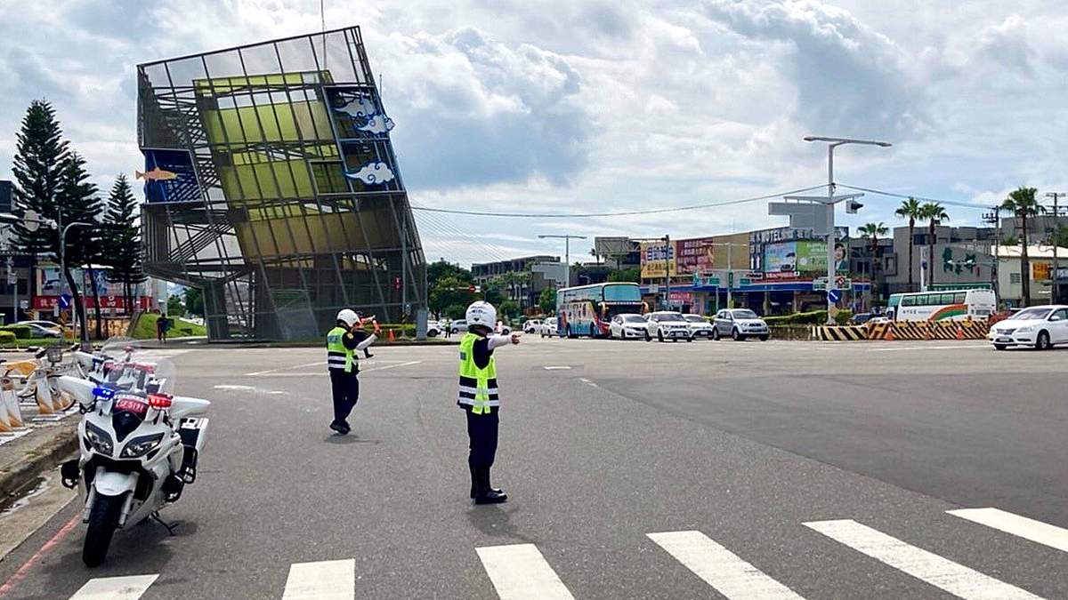 中秋教師節連假車潮來襲 中警出動空拍機盯國道、台74線 1 S 11493933 0
