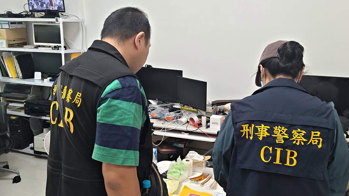 破解日本衛星卡盜看頻道 刑事局破獲侵權集團市值逾6億 1 刑事局破獲破解日本衛星B-CAS卡侵權集團,查扣破解卡及相關設備,估計侵權市值逾6億元。