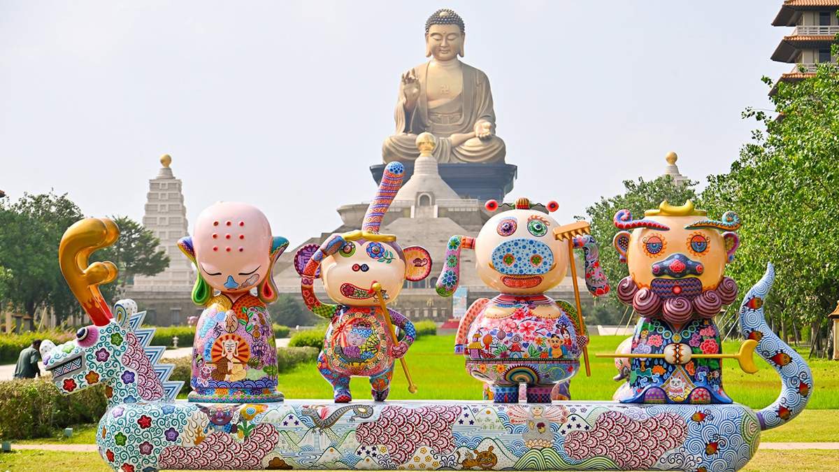 洪易動物雕塑進駐佛光山!《三羊和順》展至明年3月 2 洪易《三羊和順》特展進駐佛陀紀念館,繽紛動物雕塑吸睛