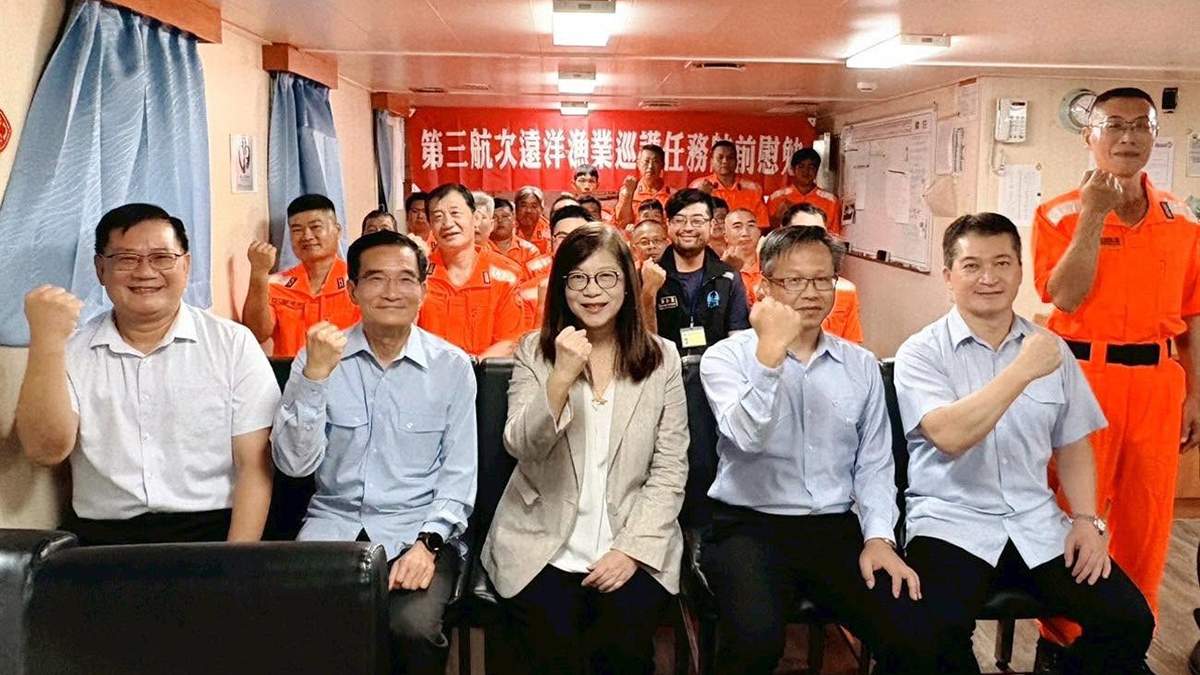 金門艦捐菲律賓挨質疑!管碧玲:不得用於對台漁民執法 海巡是漁民保母 2 海巡始終站在漁民身旁,扮演最堅實的後盾,守護漁民權益與海上安全。